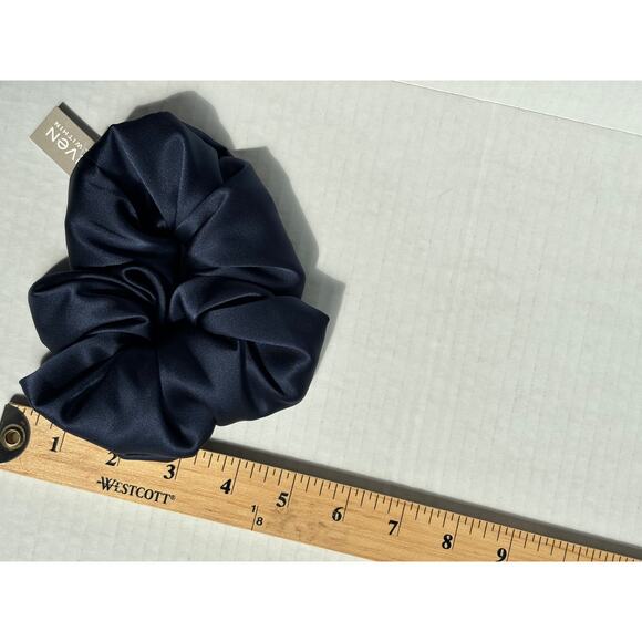 HAVEN WELL WITHIN WOMENS WASHABLE SILK HAIR SCRUNCHIE NAVY MSRP $20.00 ponytail - Picture 6 of 16